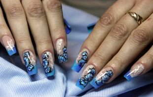 Синий френч, рисунки на нарощенных ногтях - кружева и цветы
