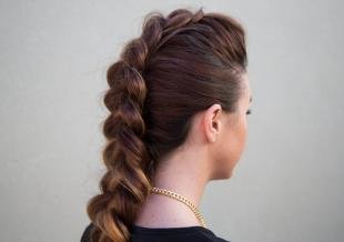 Цвет волос палисандр, обратная французская коса на пышные волосы